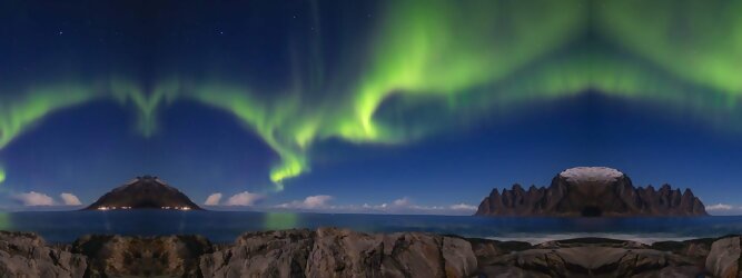 Trip Niederösterreich Reisetipps - Polarlichter Norwegen Tromso - Skandinaviens eiskalte Schönheit fasziniert mit atemberaubenden Nordlichtern und geradezu außerirdisch imposanten Gebirgskulissen. Land der Mitternachtssonne am Polarkreis, ein Paradies für Wanderer, Naturfreunde, Hobbyfotografen und Instagram er/innen. Tromsø liegt unter dem sogenannten „Nordpollichtoval“, das den magnetischen Nordpol wie ein Ring oder Gürtel umschließt. Hier wird das Polarlicht auch Aurora Borealis genannt. Aufgrund der Struktur des Erdmagnetfeldes sind sie in dieser Region auch in Zeiten geringer Sonnenaktivität besonders häufig und intensiv zu beobachten.