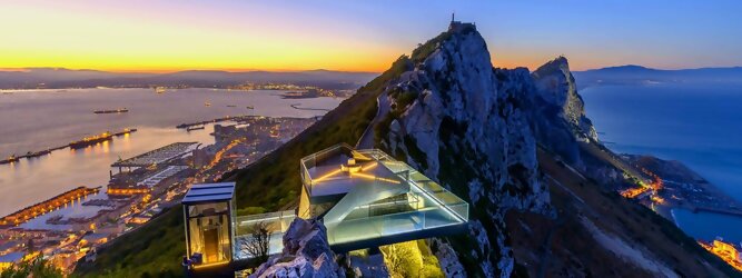 Trip Niederösterreich Reisetipps - Ein ehemaliger militärischer Aussichtspunkt, der in eine hochmoderne Glasplattform und einen Gehweg umgewandelt wurde, der einen unvergleichlichen Blick über das Mittelmeer bietet. Ein ununterbrochener 360º-Panorama-Aussichtspunkt, der so spektakulär ist wie nirgendwo sonst auf der Welt. Betreten Sie die 360-Grad-Umgebung und bekommen Sie ein Gefühl für die Freiheit und die Heiterkeit, die Sie beim Skywalk erleben werden. Die Militärgeschichte Gibraltars während des Zweiten Weltkriegs veranschaulicht Gibraltars Position als britische Festung seit dem frühen 18. Während des Zweiten Weltkriegs spielte Gibraltar eine wichtige Rolle sowohl im Atlantic Theatre als auch im Mediterranean Theatre und kontrollierte praktisch den gesamten Seeverkehr in und aus dem Mittelmeer vom Atlantischen Ozean.